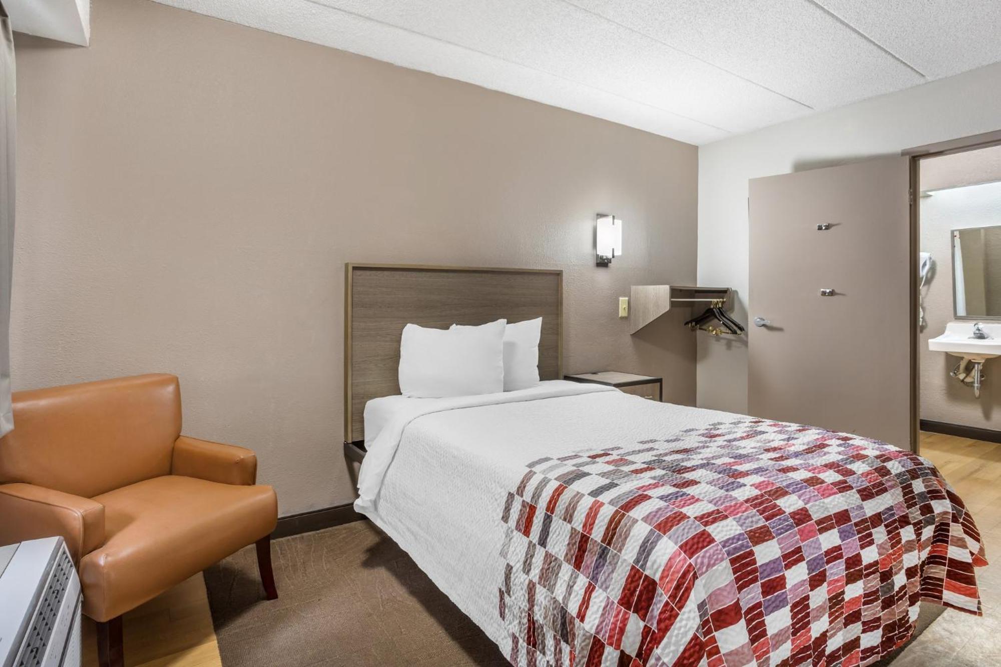 Red Roof Inn Tinton Falls-Jersey Shore Bagian luar foto